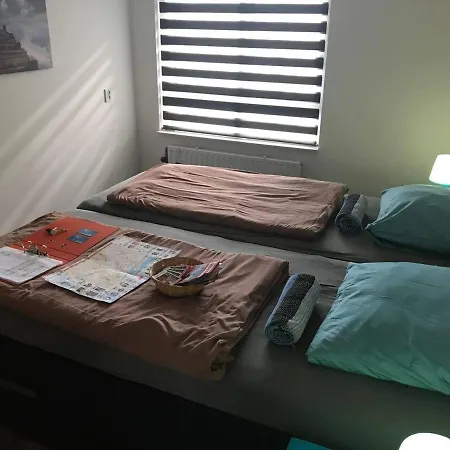 Large Private Kingsize Bedroom Close 2 City Center Apartment *
