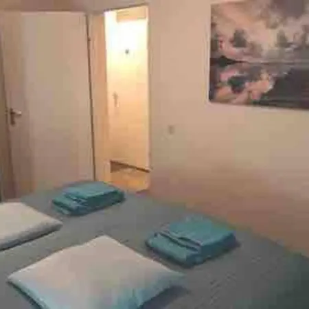 Large Private Kingsize Bedroom Close 2 City Center Apartment *